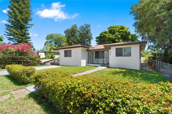 Para Villa Heights, 2034 NW 69th Ter, Gladeview, Florida 33147, image 3