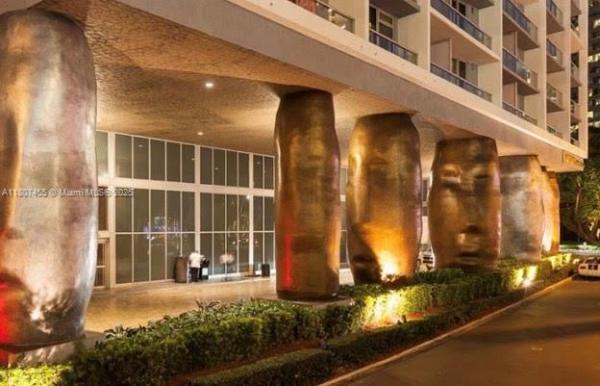 Icon Brickell Tower 2, 495 Brickell Ave #2304, Miami, Florida 33131, image 1