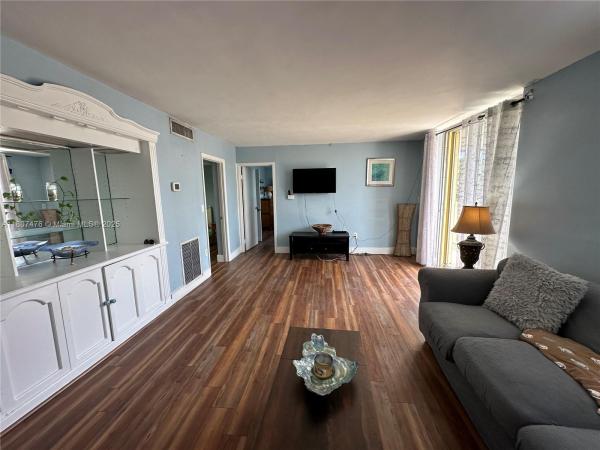 Waterway Plaza, 7900 Tatum Waterway Dr #314, Miami Beach, Florida 33141, image 1