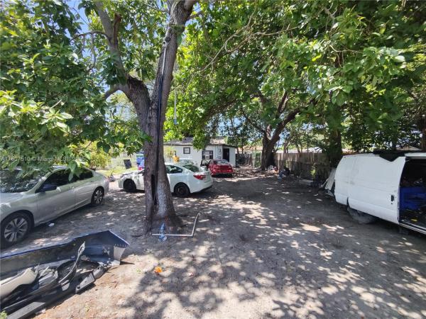 Bowling Green, 1063 NW 55th Ter, Miami, Florida 33127, image 1