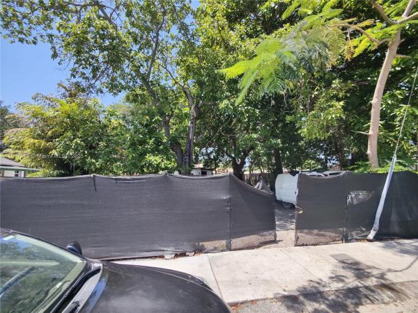 Bowling Green, 1063 NW 55th Ter, Miami, Florida 33127, image 3