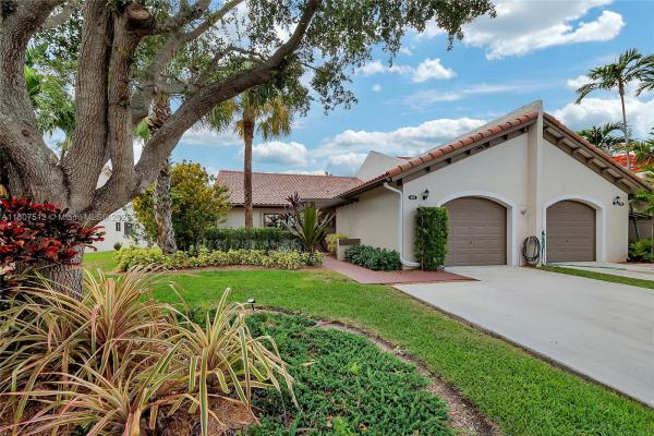 Kings Court West, 8573 SW 115th Ct, Kendall, Florida 33173, image 1