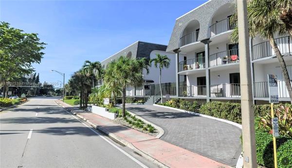 Top Of The Mile, 4013 N Ocean Dr #102, Lauderdale By The Sea, Florida 33308, image 2