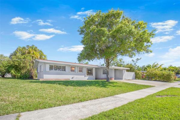 South Coral Homes, 9710 Haitian Dr, Cutler Bay, Florida 33189, image 2