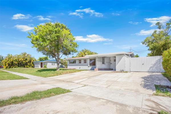 South Coral Homes, 9710 Haitian Dr, Cutler Bay, Florida 33189, image 3