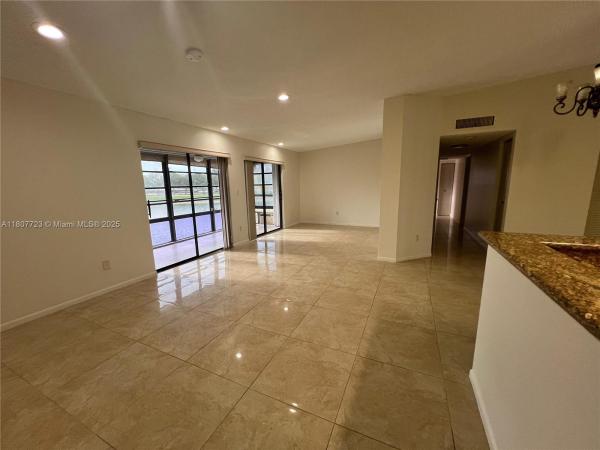 Belfort, 9873 N Belfort Cir #215, Tamarac, Florida 33321, image 2