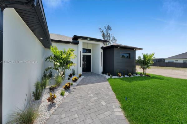 Cape Coral Residential, 419 NW 7th Ave, Cape Coral, Florida 33993, image 2