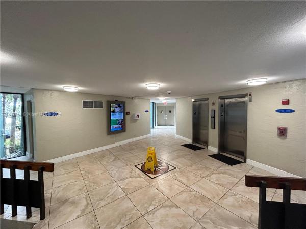 Inverrary Gardens, 4222 Inverrary Blvd #4211, Lauderhill, Florida 33319, image 2