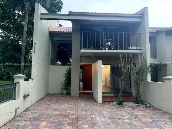 711 E Coco Plum Cir #5, Plantation, Florida 33324, image 1