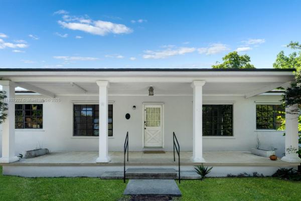 29801 SW 184th Ct, Unincorporated Dade County, Florida 33030, image 1