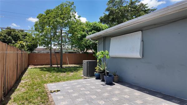 Boulevard Heights, 8160 Taft St, Pembroke Pines, Florida 33024, image 1