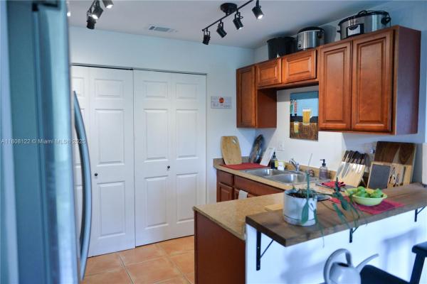 Gingerwood Place, 8789 Cleary Blvd, Plantation, Florida 33324, image 1