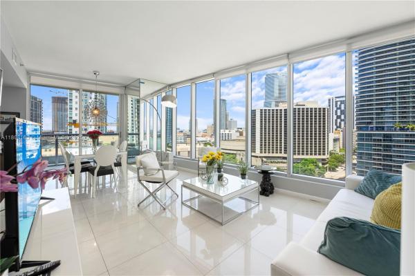 Icon Brickell Tower 3, 485 Brickell Ave #1604, Miami, Florida 33131, image 2