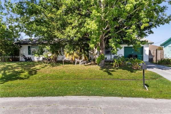 Bayshore Heights, 2013 SW Aquarius Ln, Port St. Lucie, Florida 34984, image 2