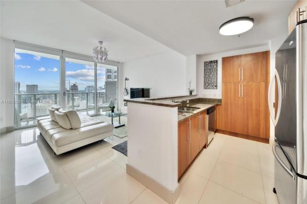 Met 1, 300 S Biscayne Blvd #T-3605, Miami, Florida 33131, image 1