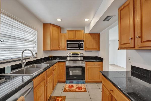 Westview, 1551 NW 92nd Ave #185, Pembroke Pines, Florida 33024, image 2
