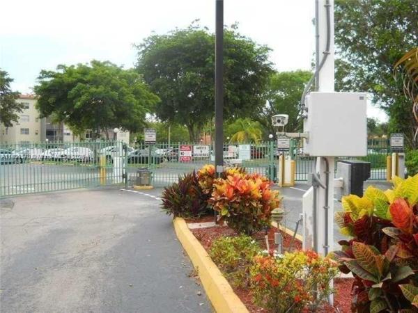 Courtyards Of Broward, 1800 N Lauderdale Ave #1105, Tamarac, Florida 33068, image 2