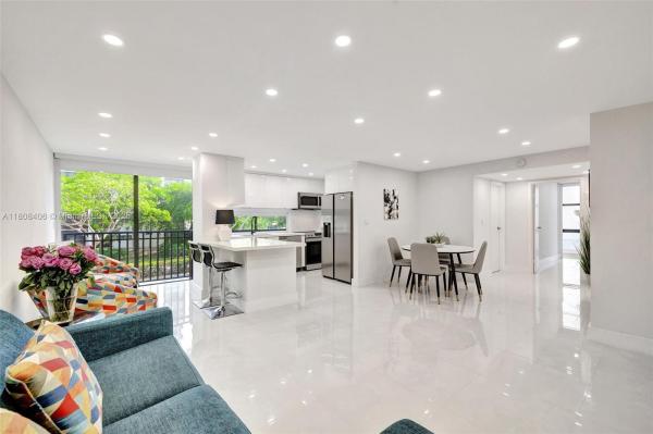 Plaza Of The Americas, 17021 N Bay Rd #220, Sunny Isles Beach, Florida 33160, image 3