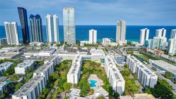 Plaza Of The Americas, 16919 N Bay Rd #521, Sunny Isles Beach, Florida 33160, image 1