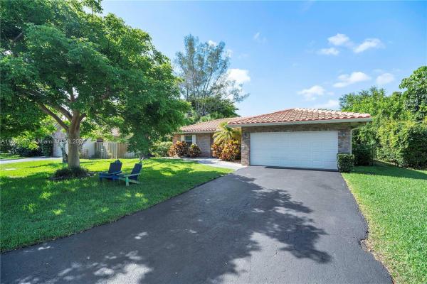 Pine Landing, 10842 NW 15th St, Coral Springs, Florida 33071, image 1