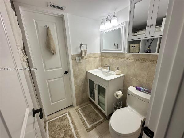 Lakeshore, 1140 Independence Trl #1140-J, Homestead, Florida 33034, image 2
