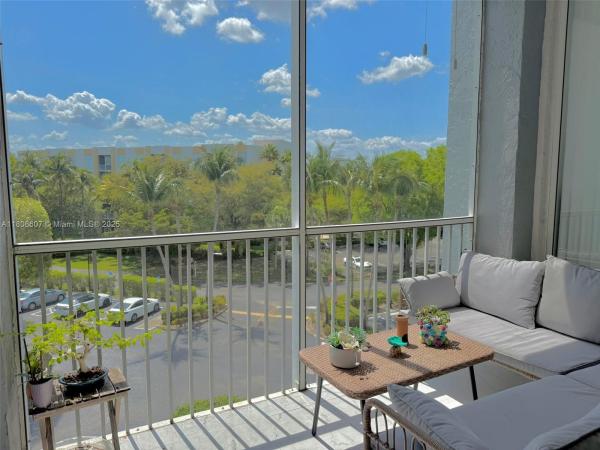 Doral House, 9725 NW 52nd St #421, Doral, Florida 33178, image 1