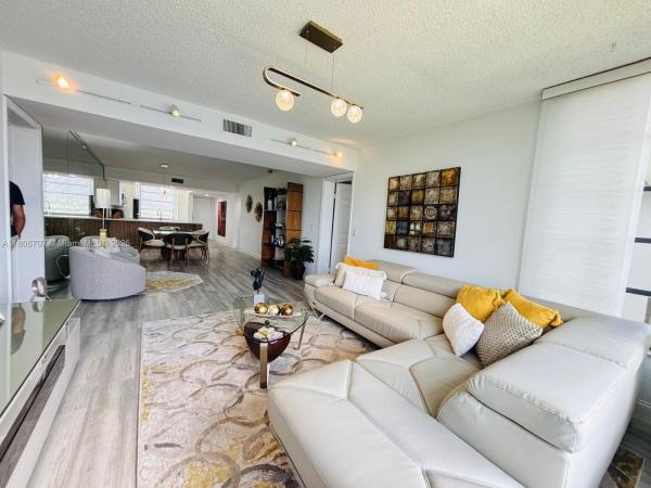 Whitehall Of Pine Island Ridge, 1528 Whitehall Dr #405, Davie, Florida 33324, image 1