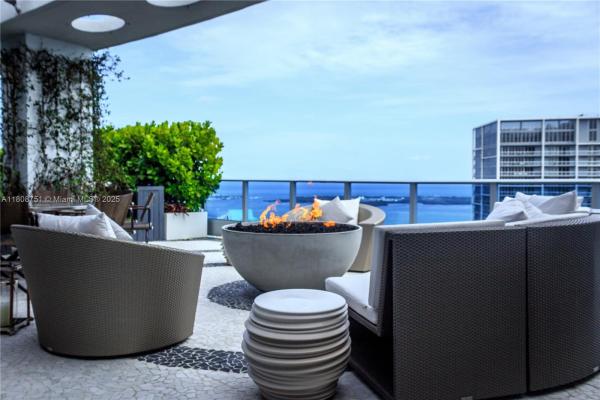 Epic Hotel & Residences, 200 Biscayne Boulevard Way #5404, Miami, Florida 33131, image 1