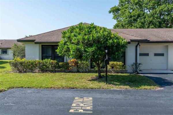 Greentree Villas, 10198 Dovewood Ln #A, Boynton Beach, Florida 33436, image 1