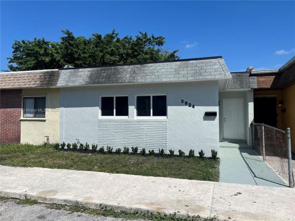 Vista Verde, 3924 NW 207th St Rd, Miami Gardens, Florida 33055, image 1