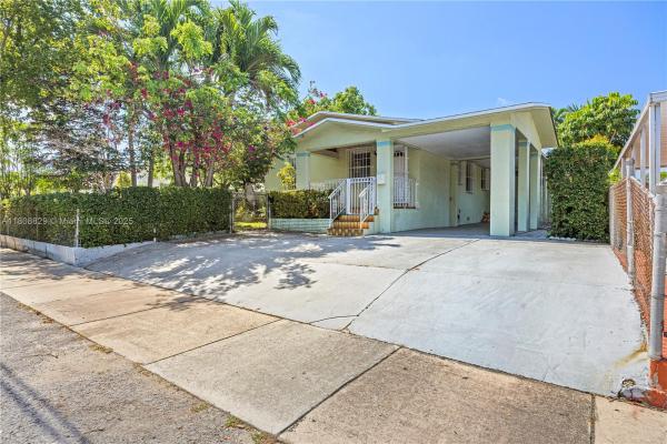Flagler Lawn, 5762 SW 2nd St, Miami, Florida 33144, image 2