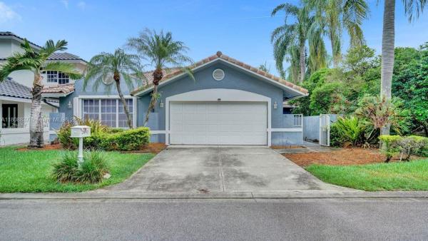 Captiva Cay At Country Isles, 2092 Island Cir, Weston, Florida 33326, image 1