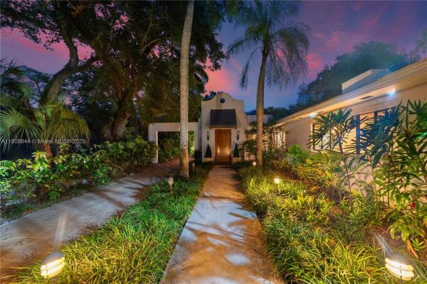 Palm Vista, 5465 Banyan Trl, Coral Gables, Florida 33156, image 3