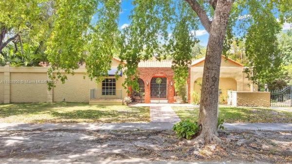 Coral Groves, 421 S Zamora Ave, Coral Gables, Florida 33134, image 1