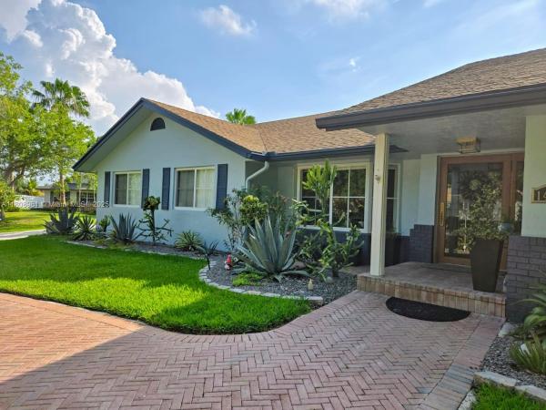 14870 SW 152nd Ct, Unincorporated Dade County, Florida 33196, image 1