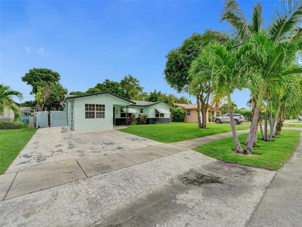 Pompano Highlands, 221 NE 31st St, Pompano Beach, Florida 33064, image 1