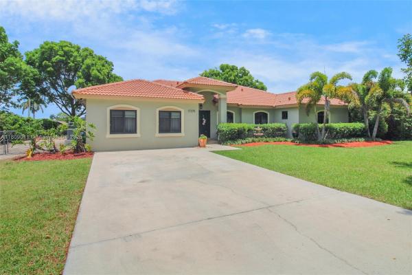 17375 SW 282nd St, Unincorporated Dade County, Florida 33030, image 1