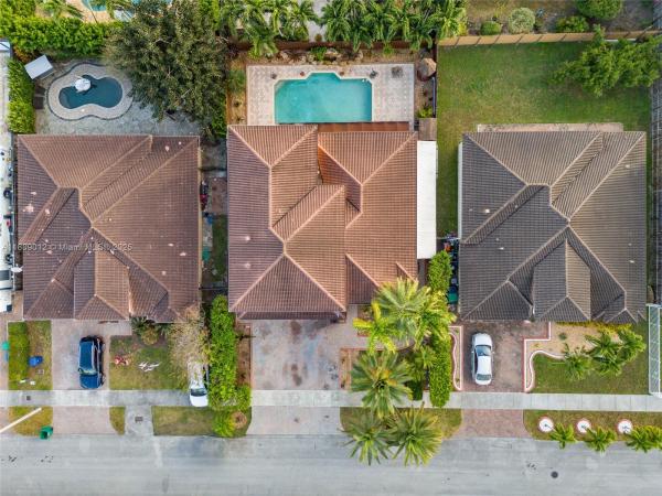 Laroc Estates, 16526 SW 51st Ter, Kendale Lakes, Florida 33185, image 3