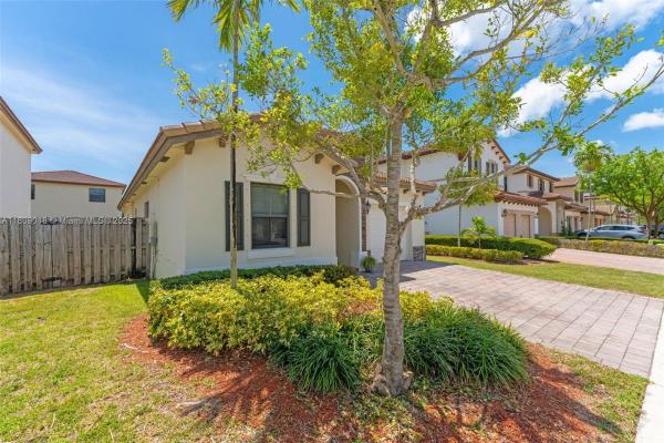 The Tides At Isles Of Bayshore, 22747 SW 93rd Ct, Cutler Bay, Florida 33190, image 2
