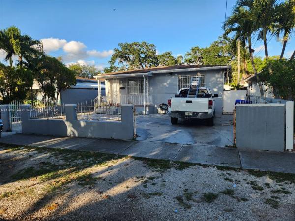 Comfort Gardens, 1037 NW 33rd Ave, Miami, Florida 33125, image 3