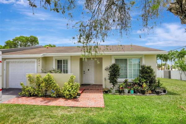 453 Lakewood Cir #A, Margate, Florida 33063, image 1