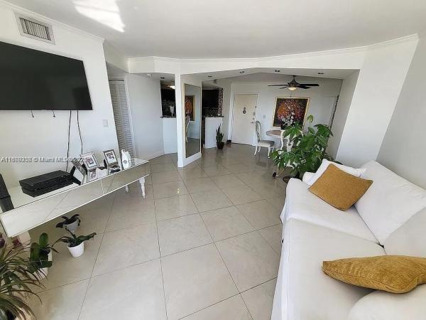 Parkview Plaza, 7300 Wayne Ave #416, Miami Beach, Florida 33141, image 1