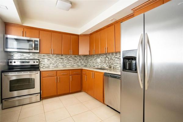 De Soto Park South, 601 Three Islands Blvd #317, Hallandale Beach, Florida 33009, image 1