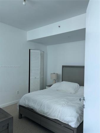 Met 1, 300 NW Biscayne Blvd #T-2011, Miami, Florida 33131, image 1