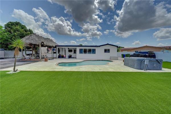 Boulevard Heights, 531 NW 76th Ter, Pembroke Pines, Florida 33024, image 1