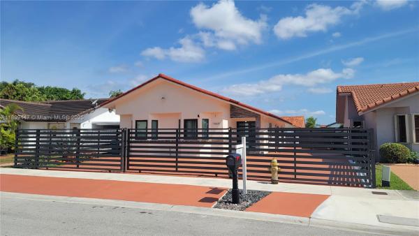 14641 SW 52nd St, Unincorporated Dade County, Florida 33175, image 1