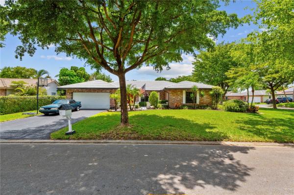 Cypress Lakes, 988 NW 110th Ave, Coral Springs, Florida 33071, image 2