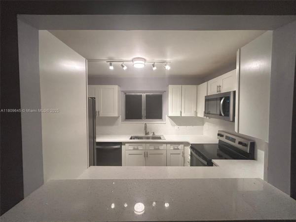 394 N Laurel Dr #303, Margate, Florida 33063, image 1