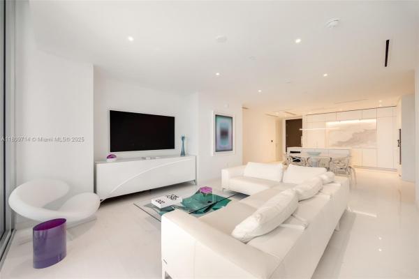 300 Biscayne Boulevard Way #5205W, Miami, Florida 33131, image 1