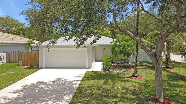 Hunters Manor, 1901 NW 4th St, Pompano Beach, Florida 33069, image 1